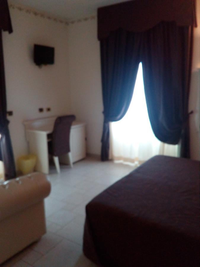 Hotel Madonna Delle Grazie Ceglie Messapica Exterior photo